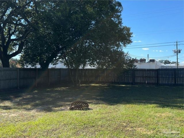 2105 Dora St, Pensacola, FL 32514