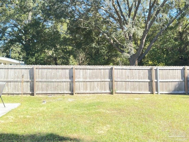 2105 Dora St, Pensacola, FL 32514