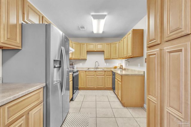 2105 Dora St, Pensacola, FL 32514