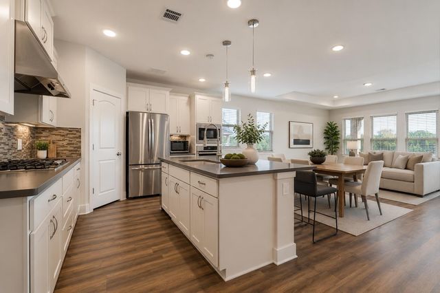 779 Founders RDG, Dripping Springs, TX 78620