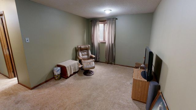 941 Mary Avenue, Willmar, MN 56201