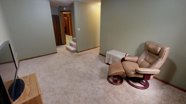 941 Mary Avenue, Willmar, MN 56201