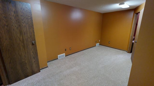 941 Mary Avenue, Willmar, MN 56201