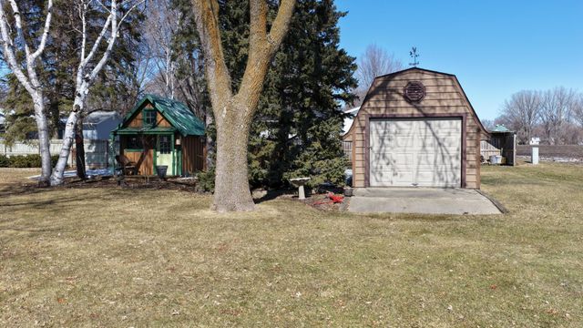 941 Mary Avenue, Willmar, MN 56201