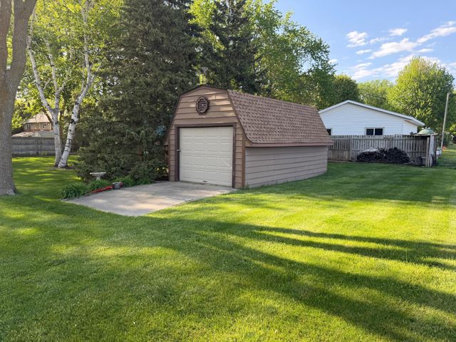 941 Mary Avenue, Willmar, MN 56201