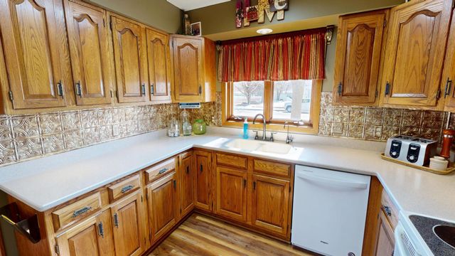 941 Mary Avenue, Willmar, MN 56201