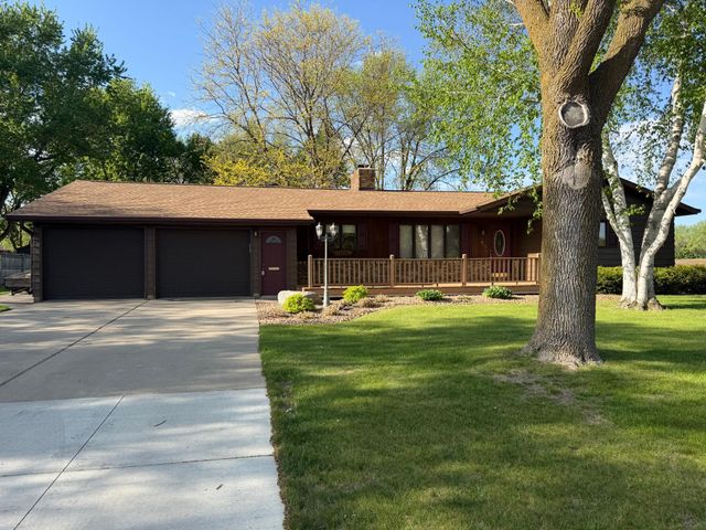 941 Mary Avenue, Willmar, MN 56201
