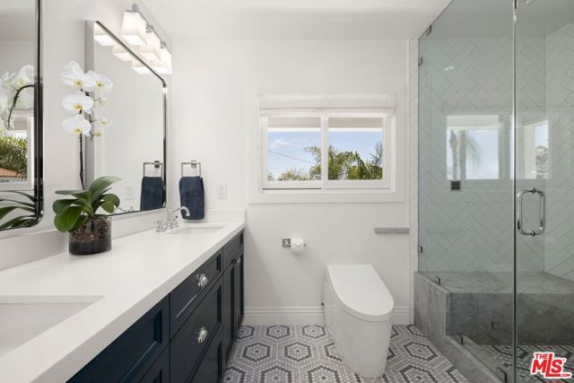 1472 N Kings Road, West Hollywood, CA 90069