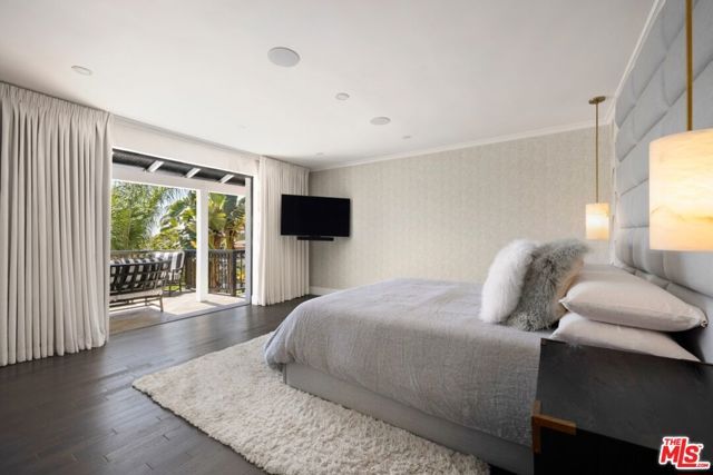 1472 N Kings Road, West Hollywood, CA 90069