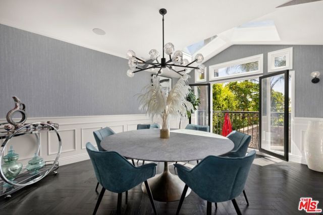 1472 N Kings Road, West Hollywood, CA 90069