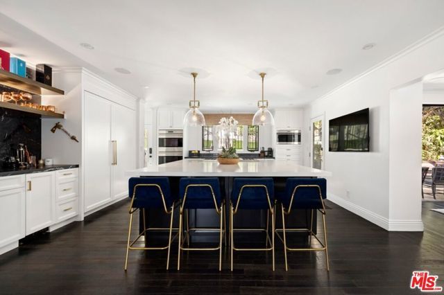 1472 N Kings Road, West Hollywood, CA 90069