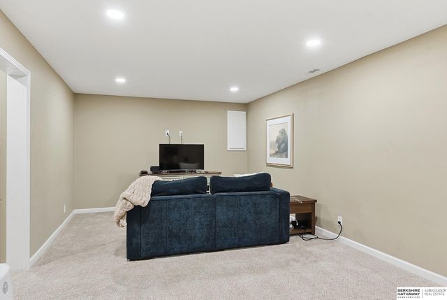 10459 S 111th Street, Papillion, NE 68046