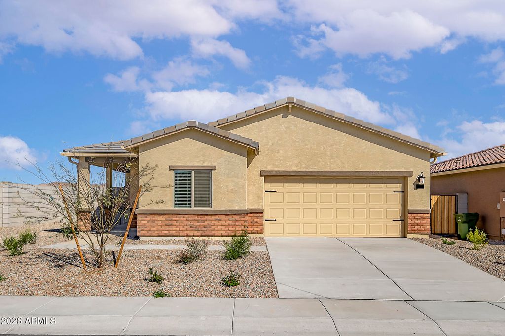 610 W Red Hawk Court, Casa Grande, AZ 85122