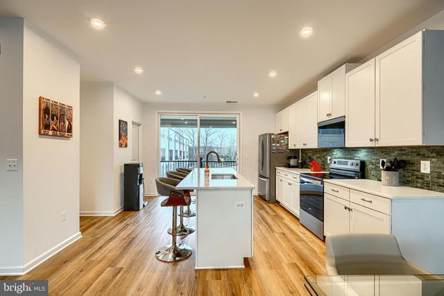 2596 NEABSCO COMMON PL, Woodbridge, VA 22191