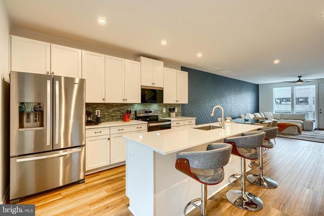 2596 NEABSCO COMMON PL, Woodbridge, VA 22191