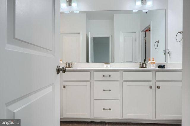 2596 NEABSCO COMMON PL, Woodbridge, VA 22191