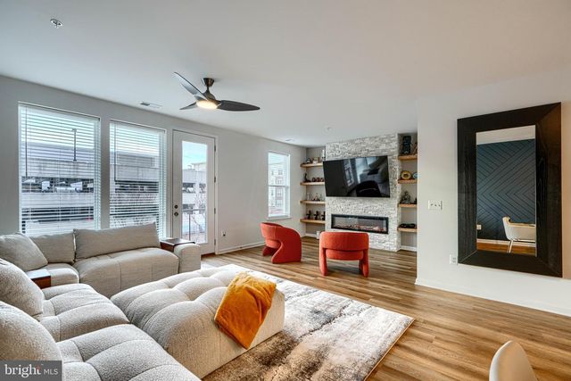 2596 NEABSCO COMMON PL, Woodbridge, VA 22191