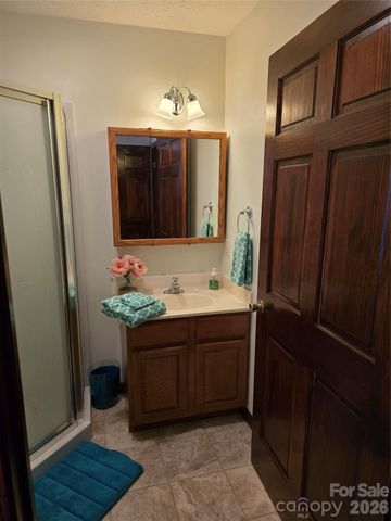 476 Jackson Loop Road, Flat Rock, NC 28731