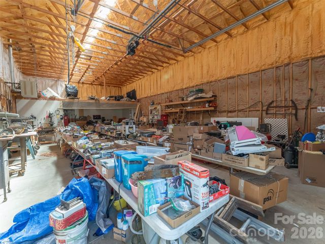 476 Jackson Loop Road, Flat Rock, NC 28731