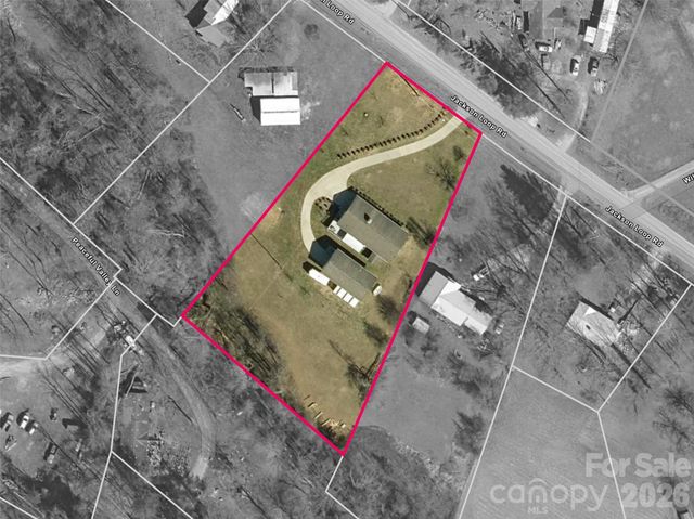 476 Jackson Loop Road, Flat Rock, NC 28731