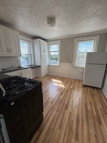1076 Washington 7, Norwood, MA 02062