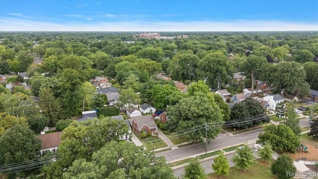 277 Beaupre Avenue, Grosse Pointe Farms, MI 48236