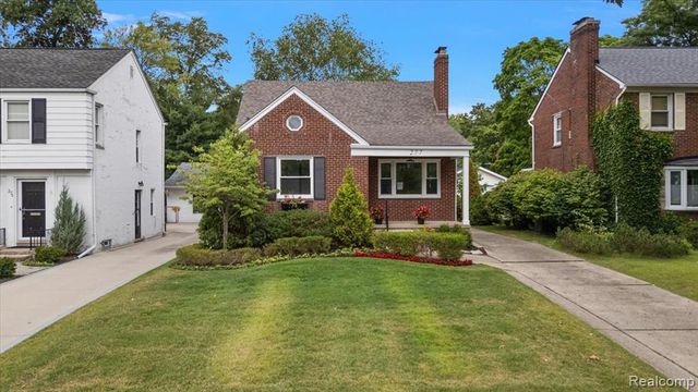 277 Beaupre Avenue, Grosse Pointe Farms, MI 48236
