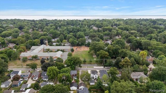277 Beaupre Avenue, Grosse Pointe Farms, MI 48236