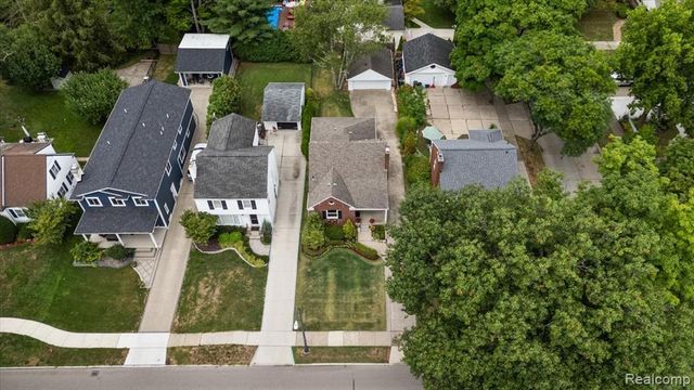 277 Beaupre Avenue, Grosse Pointe Farms, MI 48236