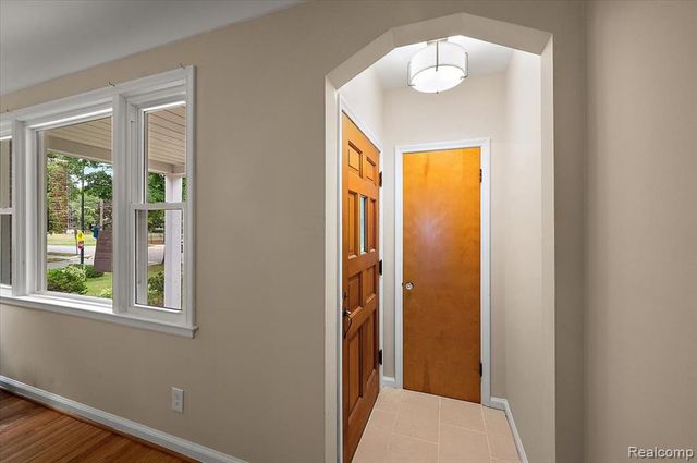 277 Beaupre Avenue, Grosse Pointe Farms, MI 48236