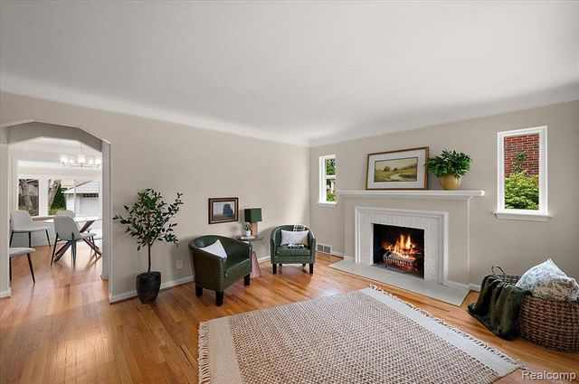 277 Beaupre Avenue, Grosse Pointe Farms, MI 48236