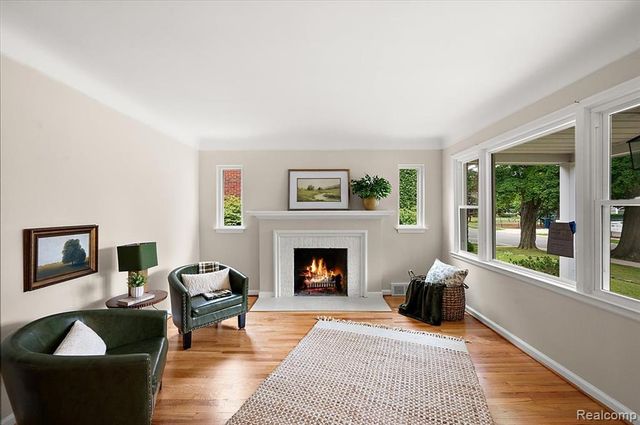 277 Beaupre Avenue, Grosse Pointe Farms, MI 48236