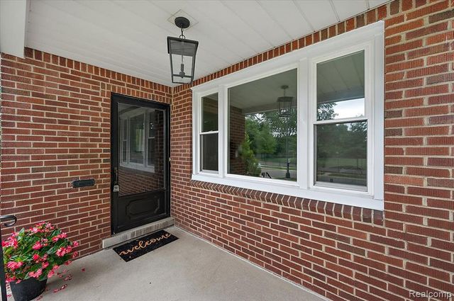 277 Beaupre Avenue, Grosse Pointe Farms, MI 48236