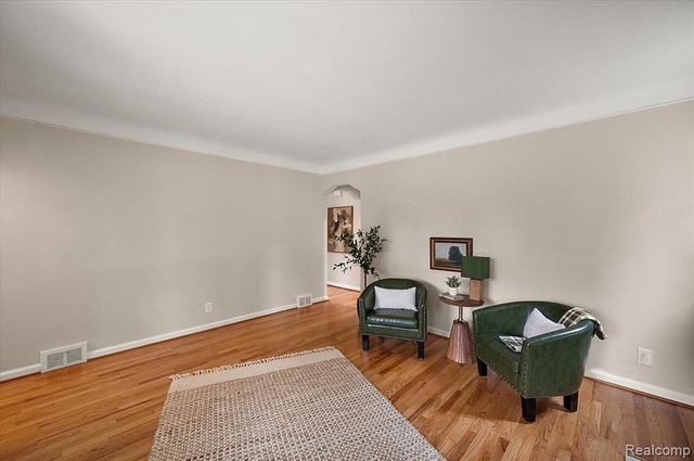 277 Beaupre Avenue, Grosse Pointe Farms, MI 48236