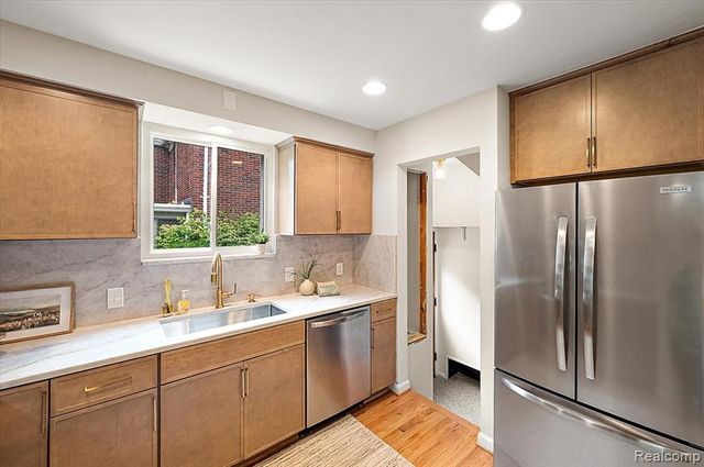 277 Beaupre Avenue, Grosse Pointe Farms, MI 48236