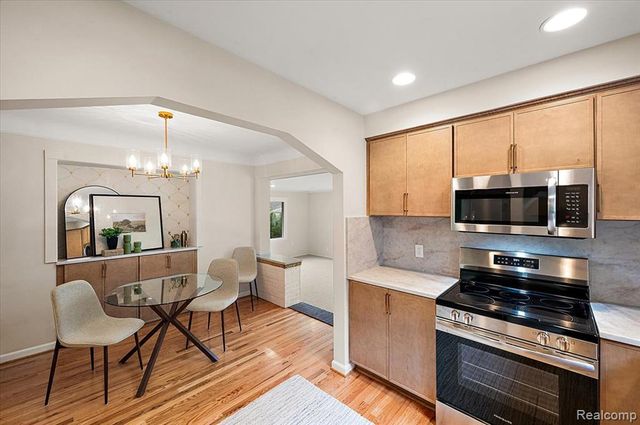 277 Beaupre Avenue, Grosse Pointe Farms, MI 48236
