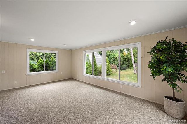 277 Beaupre Avenue, Grosse Pointe Farms, MI 48236