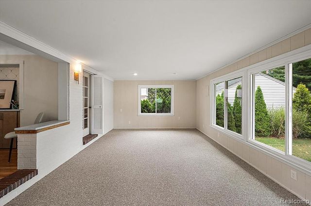 277 Beaupre Avenue, Grosse Pointe Farms, MI 48236