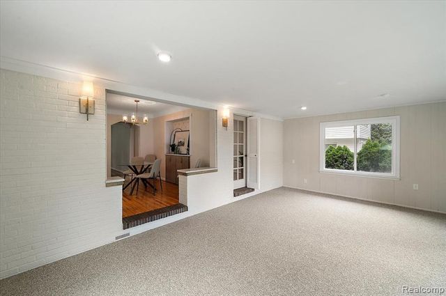 277 Beaupre Avenue, Grosse Pointe Farms, MI 48236