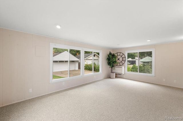 277 Beaupre Avenue, Grosse Pointe Farms, MI 48236