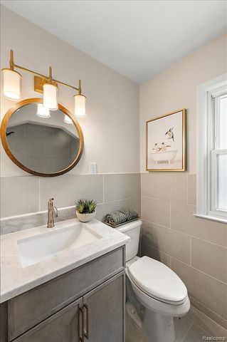 277 Beaupre Avenue, Grosse Pointe Farms, MI 48236