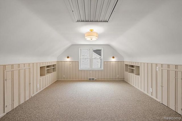 277 Beaupre Avenue, Grosse Pointe Farms, MI 48236