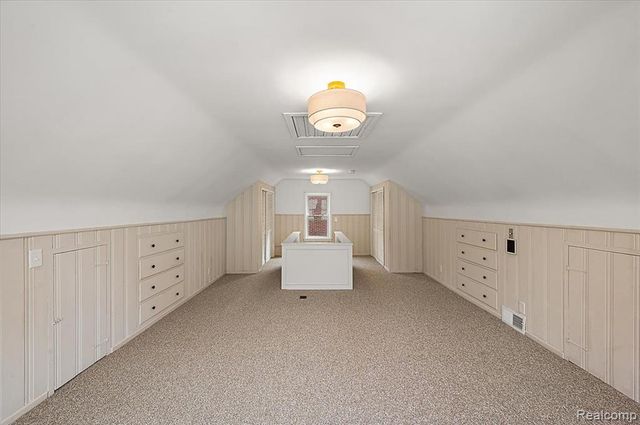 277 Beaupre Avenue, Grosse Pointe Farms, MI 48236