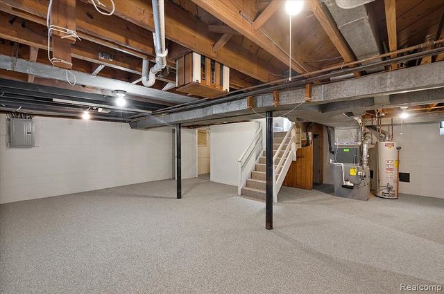 277 Beaupre Avenue, Grosse Pointe Farms, MI 48236