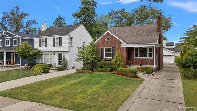 277 Beaupre Avenue, Grosse Pointe Farms, MI 48236