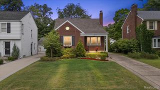 277 Beaupre Avenue, Grosse Pointe Farms, MI 48236
