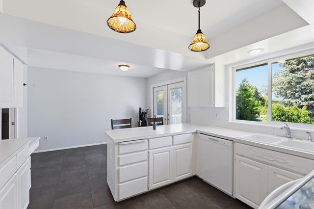 5612 S Stone St, Spokane, WA 99223