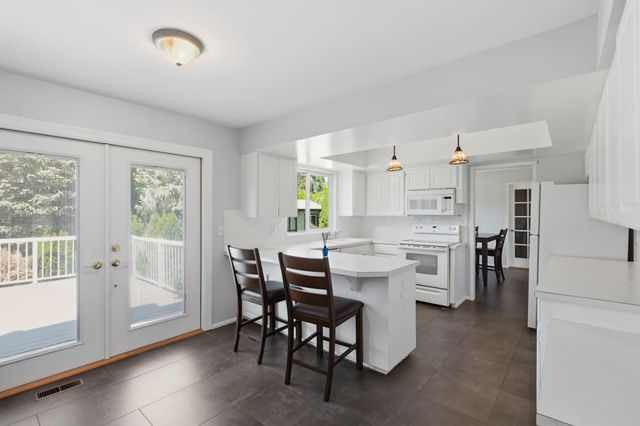 5612 S Stone St, Spokane, WA 99223