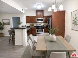 13941 Sherman Way 204, Van Nuys, CA 91405