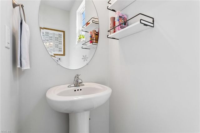 5101 Annapolis DR, Chesapeake, VA 23321